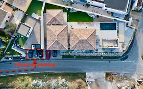 Appart Pop-Art Proche Autoroute, Plages Et Attractions, Wifi - Tv, Deco Stylee, Calme